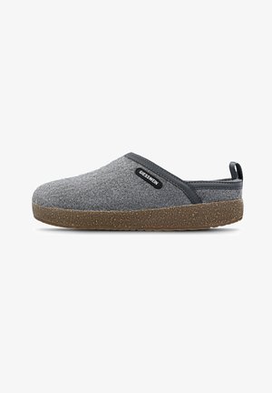 Chaussure slip-on en laine grise avec une tige texturée, des bordures en cuir noir et une semelle en caoutchouc brun. Dispose d'une languette au talon pour un enfilage facile.