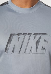 Nike Performance ACADEMY 23 TOP GX H - Camiseta deportiva - cool grey/anthracite