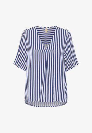 Zilā un baltā svītrainā blūze ar V-veida kakla izgriezumu, īsām piedurknēm un izliekto apakšmalu. Izgatavota no viegla auduma ar vertikālām svītrām.