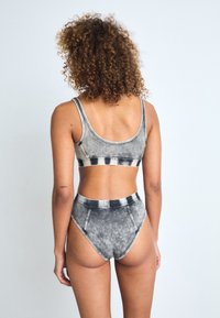 Diesel UFPN-DENIM-HIPSTER-PANTY - Fecskék - black/grey