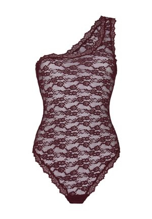 Ein schulterfreier bordeauxfarbener Spitzenbody mit Blumenmuster und gezackten Kanten.