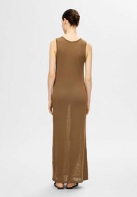 Selected Femme Maxi šaty - coca mocha