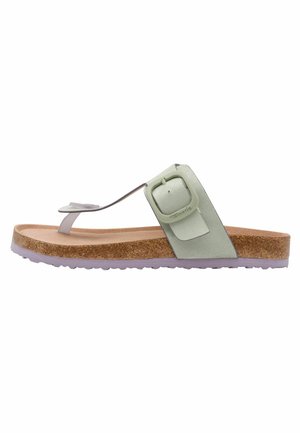 Fliederfarbener Flip-Flop-Sandale mit Korkfußbett, ausgestattet mit einem grünen Riemen und einer quadratischen Schnalle. Strukturierte Außensohle für besseren Halt.