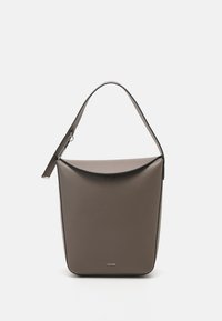 Calvin Klein SOFT SCULPT BUCKET BAG - Bolso de mano - cinder