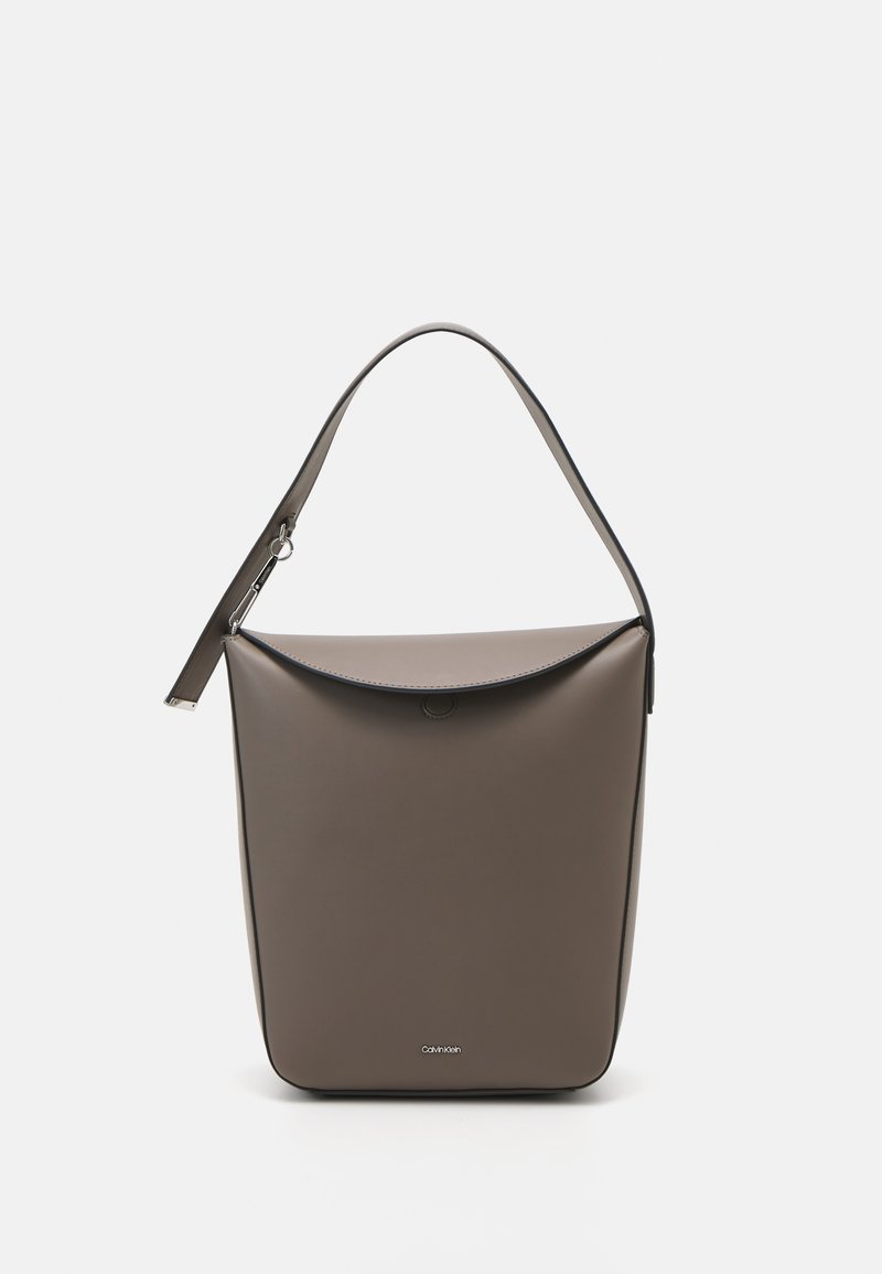 Calvin Klein SOFT SCULPT BUCKET BAG - Bolso de mano - cinder