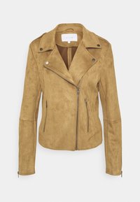 Tan faux suede motorcykeljacka med asymmetrisk dragkedja, skarp krage och två framfickor med dragkedja. Slät textur och åtsittande design.