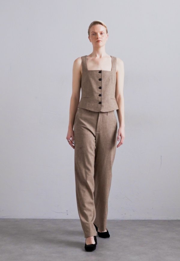 MARIANA VEST - Top - camel2