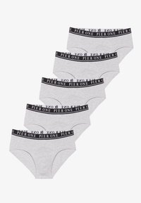Fünf Paare grauer Baumwollunterhosen mit einem schwarzen Bund, der das Logo "PIER ONE" in Weiß trägt, und einem einfachen sowie praktischen Design.