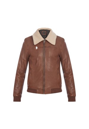 Chaqueta de cuero marrón con cuello de borreguito, cierre frontal de cremallera, puños y cinturilla acanalados, que presenta una textura suave y un diseño minimalista.