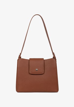 Sac à main en cuir marron avec une forme structurée, doté d'une fermeture à rabat, d'un bouton-pression en argent et d'une seule bandoulière.