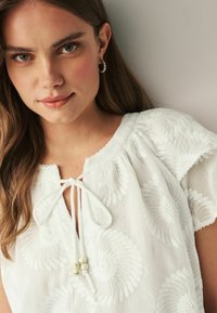 Next NECK DOUBLE SLEEVE SUNFLOWER REGULAR FIT - Bluse - white