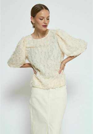 PEPPERCORN PCTYRELL  - Blouse - gardenia