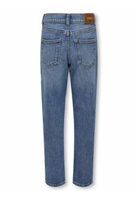 Jeans en denim bleu clair avec une finition délavée, présentant une coupe droite, deux poches arrière et une étiquette de marque en cuir tan au niveau de la taille.