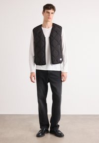 HUGO BOCOLINO - Strukirani kaput - black