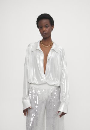 Norma Kamali SUPER OVERSIZED BOYFRIEND - Blusa - pearl