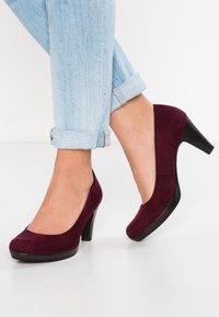 Marco Tozzi Klasické lodičky - dark red