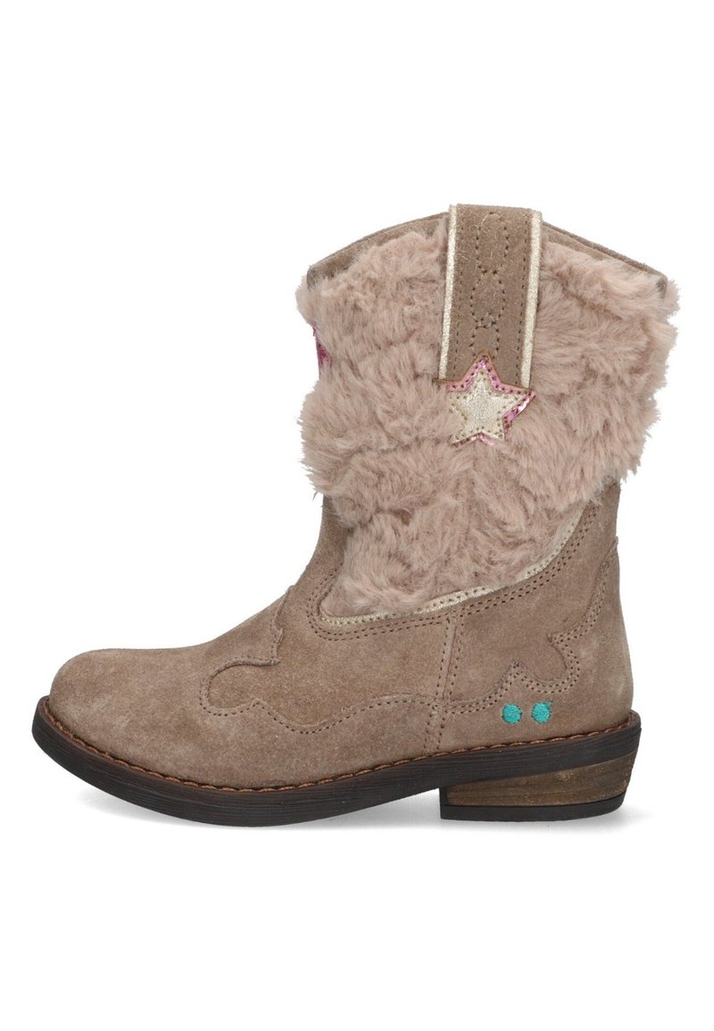 Tan suède laarzen met een fluffy beige manchette, versierd met roze en gouden steraccenten, turquoise details, een lage hak en decoratieve stiksels.