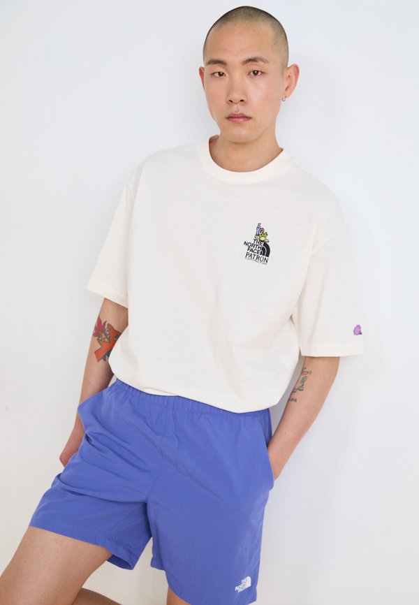 SHORT - Shorts - indigo plum2