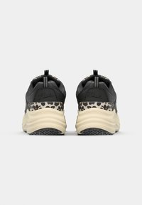 Fila SKYE - Trainers - black
