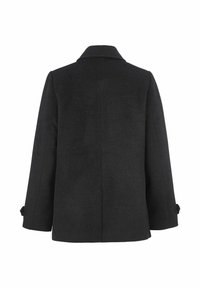 Zwarte wollen jas met een notch-kraag en een ontspannen pasvorm. Kenmerken zijn knopenaccenten op de mouwen en een naaddetail aan de achterkant. Gelaagd, minimalistisch ontwerp.