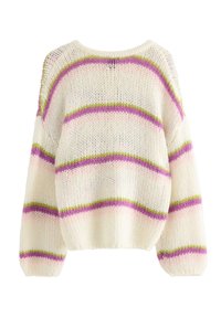 Hrubý pletený svetr v krémové barvě s horizontálními pruhy v odstínech fialové, růžové a zelené. Má široký výstřih a volný střih.
