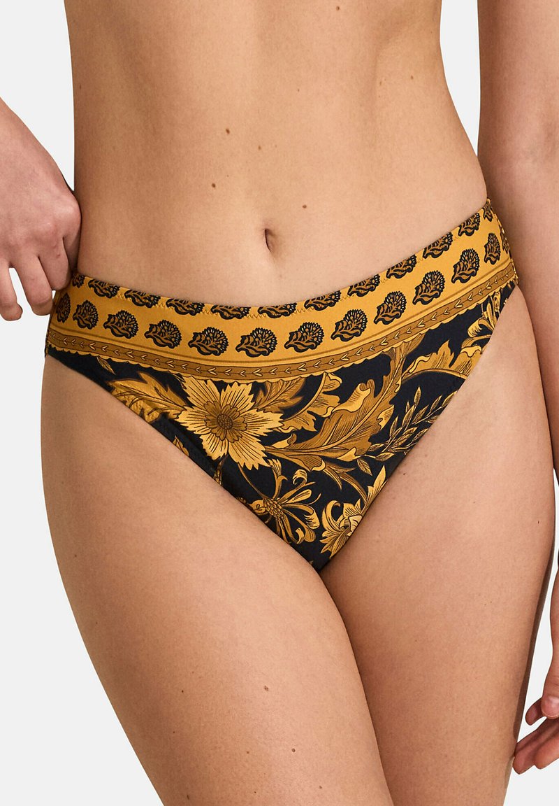 Bas de bikini floral noir et or avec une large ceinture à motif et des détails floraux complexes. Texture lisse, design ajusté.