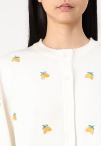 Object OBJTHESS SLEEVE CARDIGAN - Cardigan - cloud dancer/lemon