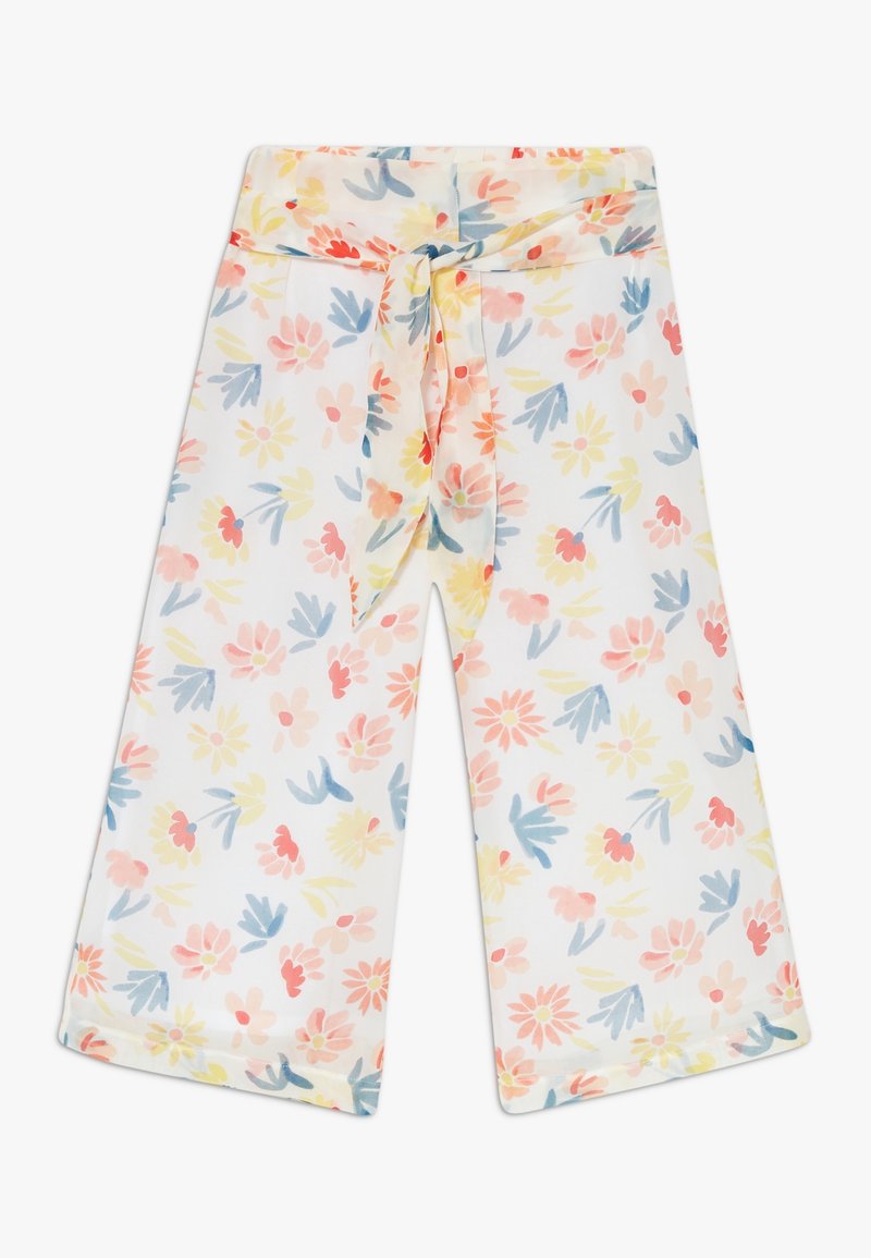 Pantalones de pierna ancha con estampado floral sobre una base blanca, que presentan patrones florales en tonos pastel de rosa, amarillo y azul, y un detalle de cintura atada.