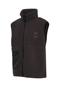 Ciemnobrązowa kamizelka z polaru z wysokim kołnierzem, zamkiem błyskawicznym z przodu, dwoma logo w kształcie szewronu na piersi oraz czarną kieszenią na zamek po lewej stronie.