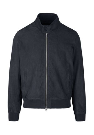 Giacca bomber in suede blu navy con colletto alto, chiusura a zip, due tasche laterali e polsini e fondo a coste. Texture liscia con dettagli minimi.