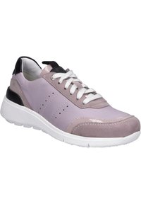 Helllila Leder Sneaker mit Wildlederakzenten, weißen Schnürsenkeln, einem gepolsterten Kragen und einer weißen Gummisohle mit strukturiertem Muster.