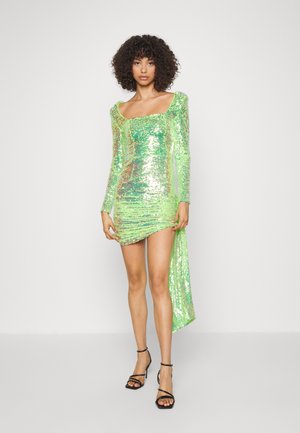 MINI SEQUIN DRESS WITH SHOULDER PADS - Cocktailjurk - iridescent lime sequin