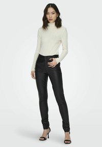 ONLY ROLLKRAGEN - Pullover - sandshell
