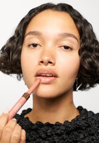 Gosh Copenhagen GOSH LIP LINE'N COAT - Rossetto - ruby chocolate