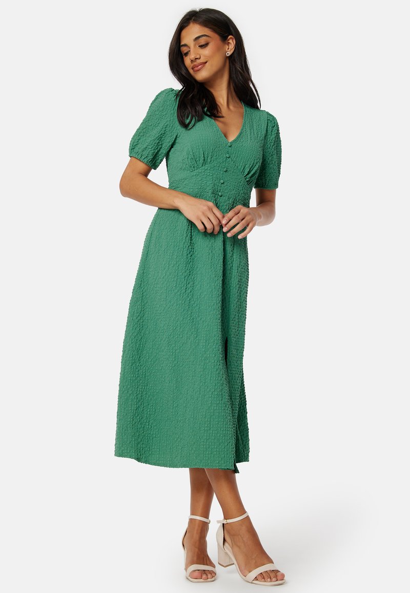 Bubbleroom V-NECK STRUCTURED SLIT MIDI DRESS - Denní šaty - green