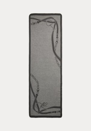 Écharpe rectangulaire grise avec bordure noire et motif équestre de lanières en cuir et chaînes encadrant les coins.