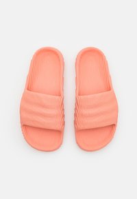 adidas Originals ADILETTE 22  - Natikače za bazen - clay/core black