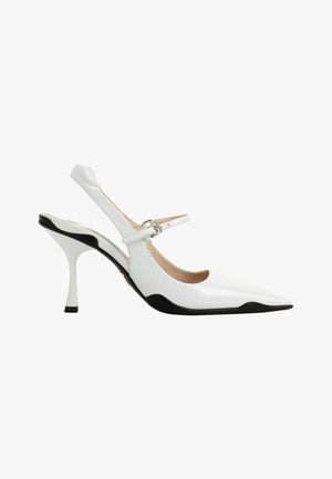 Prada, Escarpins à talons hauts - white