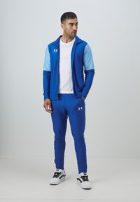 Under Armour CHALLENGER - Tuta - tech blue/white