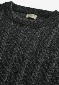 Next Neule - grey