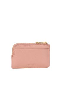 Portafoglio in pelle rosa con finitura testurizzata, dotato di chiusura a zip e dettagli in hardware dorato. Tre scomparti per carte sul fronte.