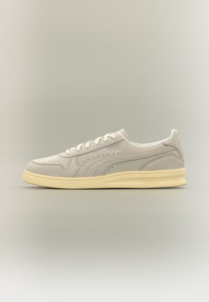 Puma INDOOR UNISEX - Sneakers - warm white/creamy vanilla