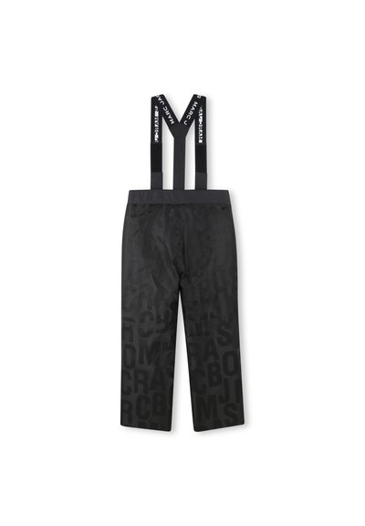 Zwarte waterdichte broek met verstelbare stoffen bretels, gekenmerkt door een subtiel logo-patroon in een donkerdere schaduw van zwart.