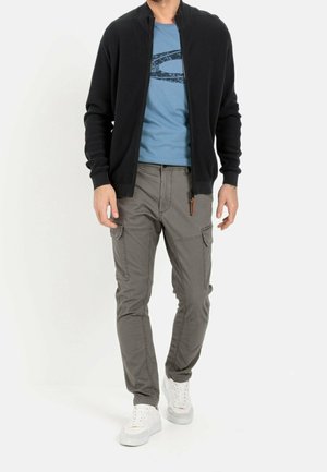 camel active, Pantalon cargo - grey