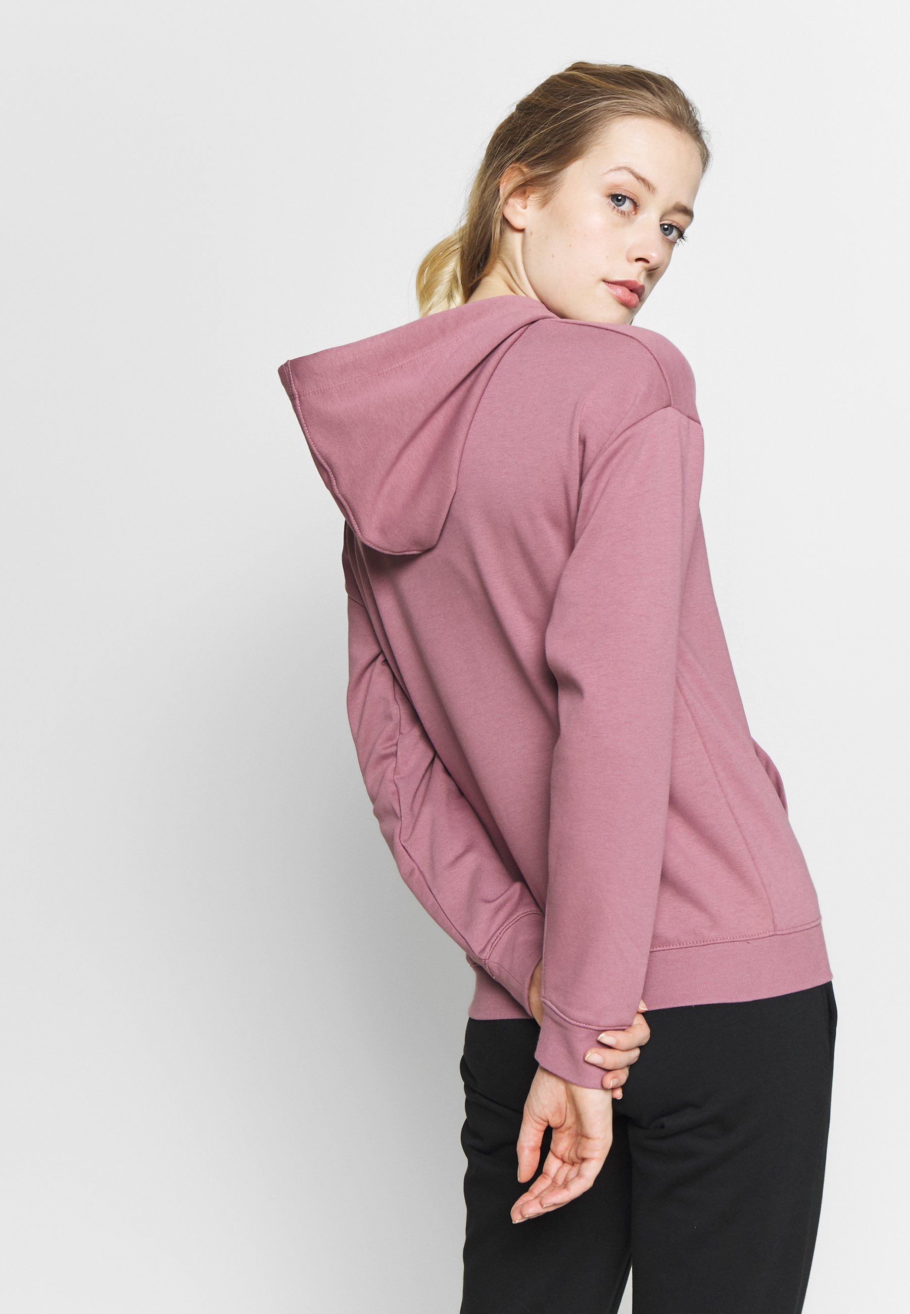 sweat asics rose