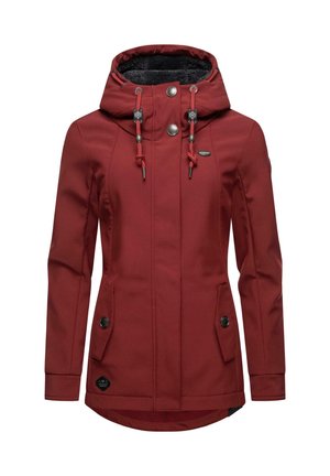 Rote wasserdichte Jacke mit Kapuze, die mit silbernen Knopfakzenten, verstellbaren Zugbändern und zwei Fronttaschen mit Klappen ausgestattet ist. Glatte Textur.