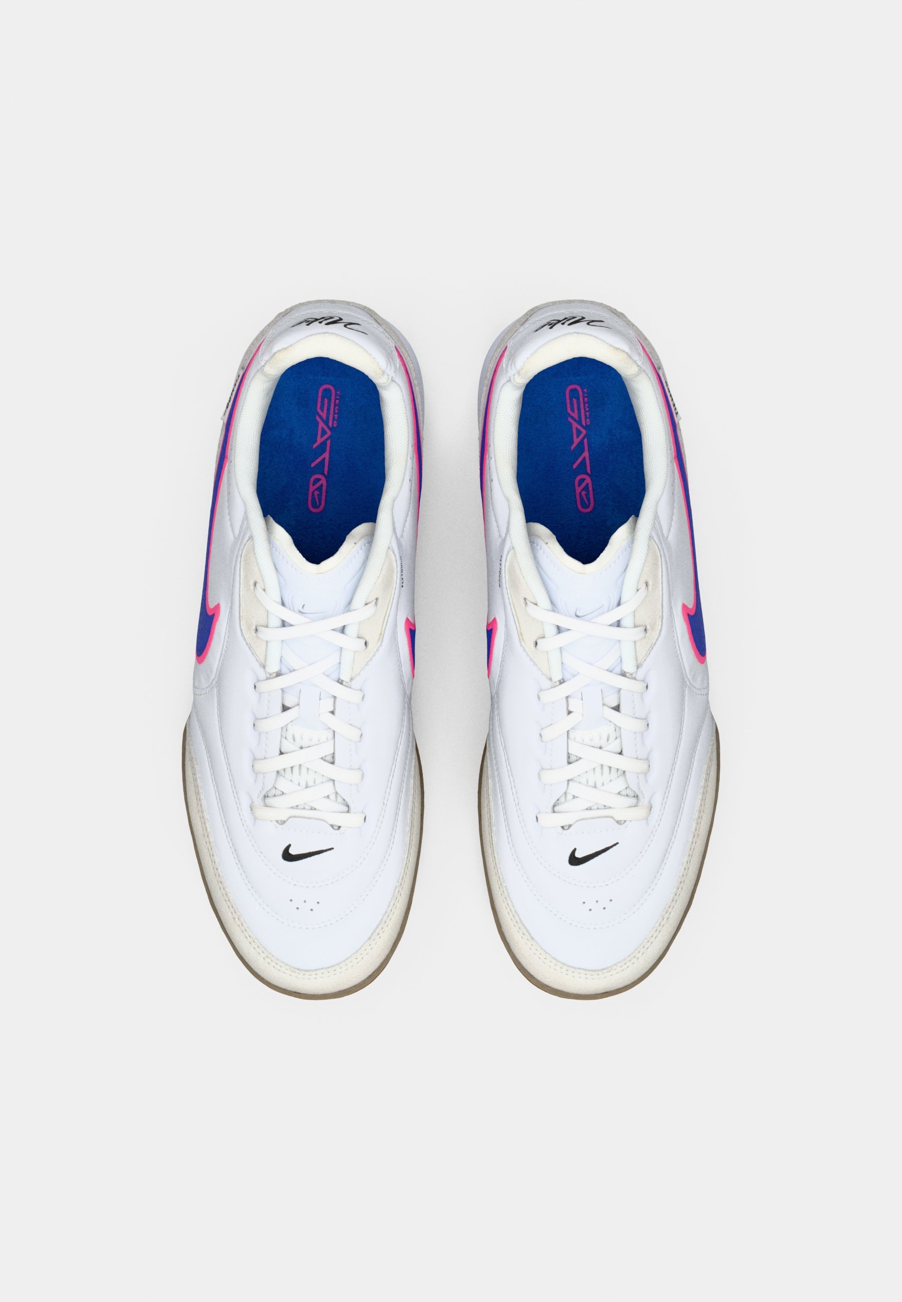 nike tiempo tennis shoes