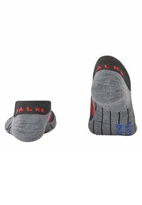 Grijze enkel sokken met een donkergrijze boord, rode logo en accenten, en met textuurpatronen aan de zijkanten voor grip en comfort.