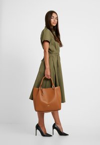 L.CREDI EMBER SET - Handtasche - cognac