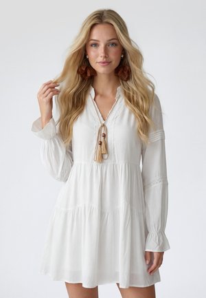 IZIA, IZIA DRESS - Robe de jour - white